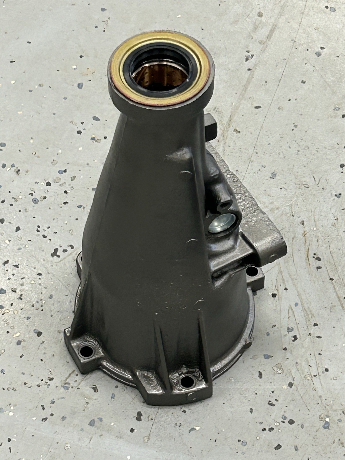 GM Powerglide Long Tailshaft Housing Racing w/new Bushing/Seal *Free Shipping