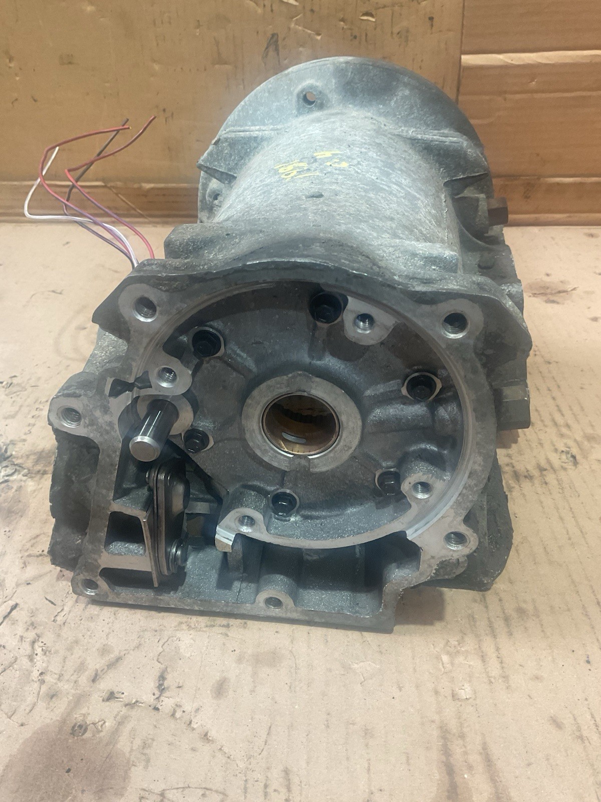 c4 1970 up case fill ford automatic trans replacement case only no vent push in