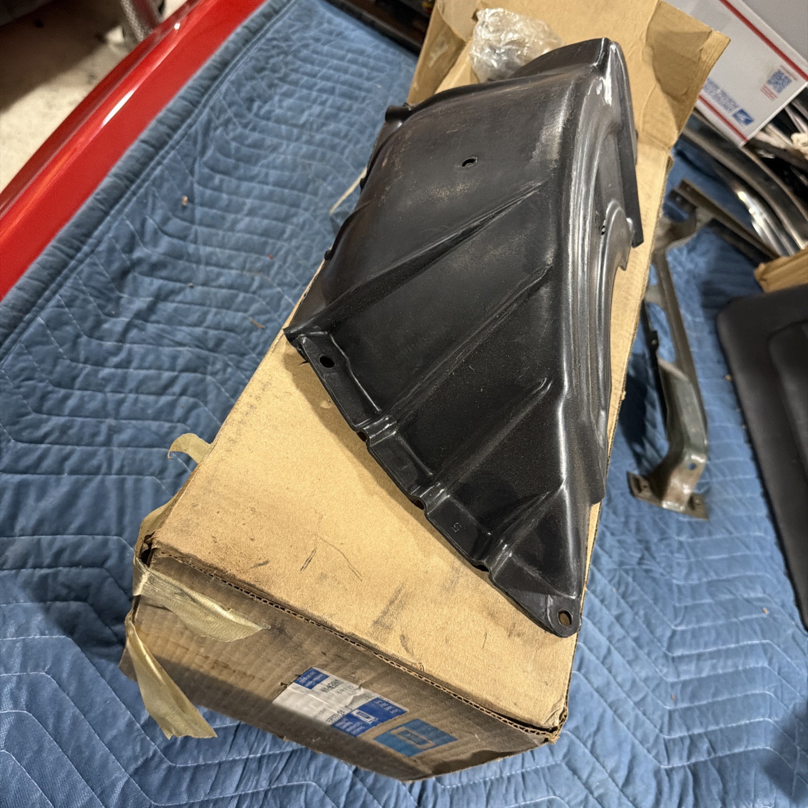 63/67 corvette power glide automatic transmission under pan NOS 3933089 66 65 64