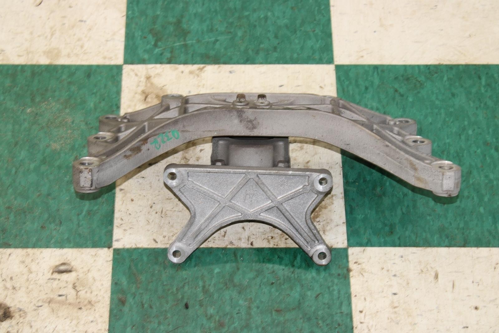 14-17 Ghibli 3.0L Motor Engine Auto Transmission Mount Support Factory OEM WTY