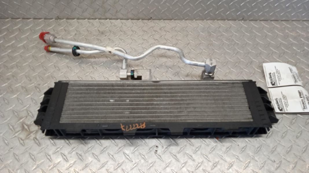 14-19 CORVETTTE C7 Z51 OPT V03 KNP FRONT LOWER OIL COOLER ASSEMBLY WITH BRKT AND