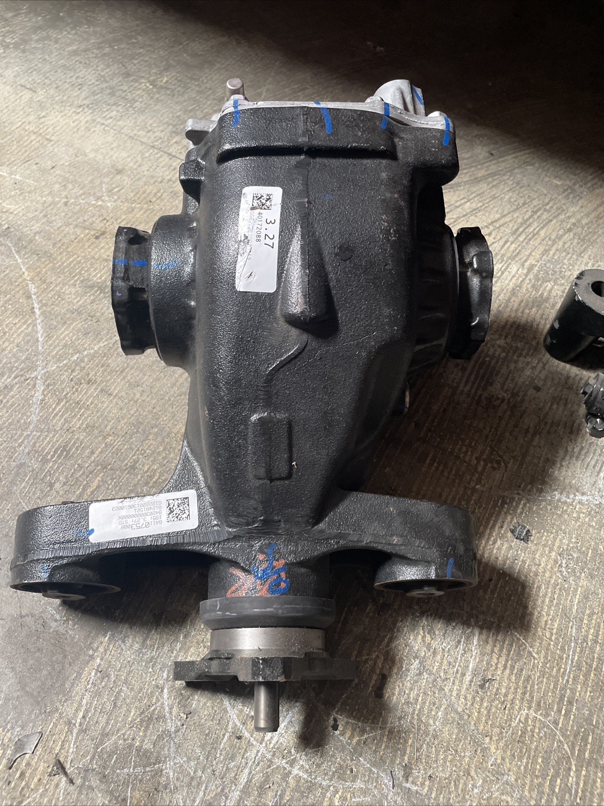 GM 84110753 Differential Carrier Assembly 3.27 Ratio