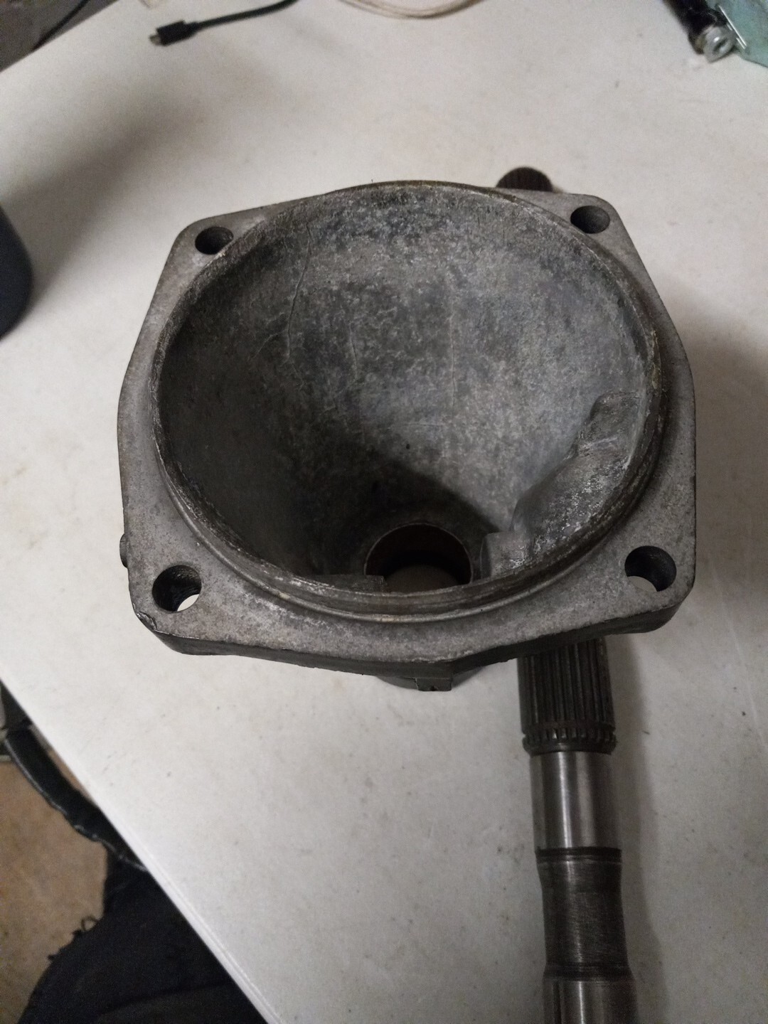 Used TH 350 CHEVY 6 INCH EXTENSION HOUSING W/ OUTPUTSHAFT