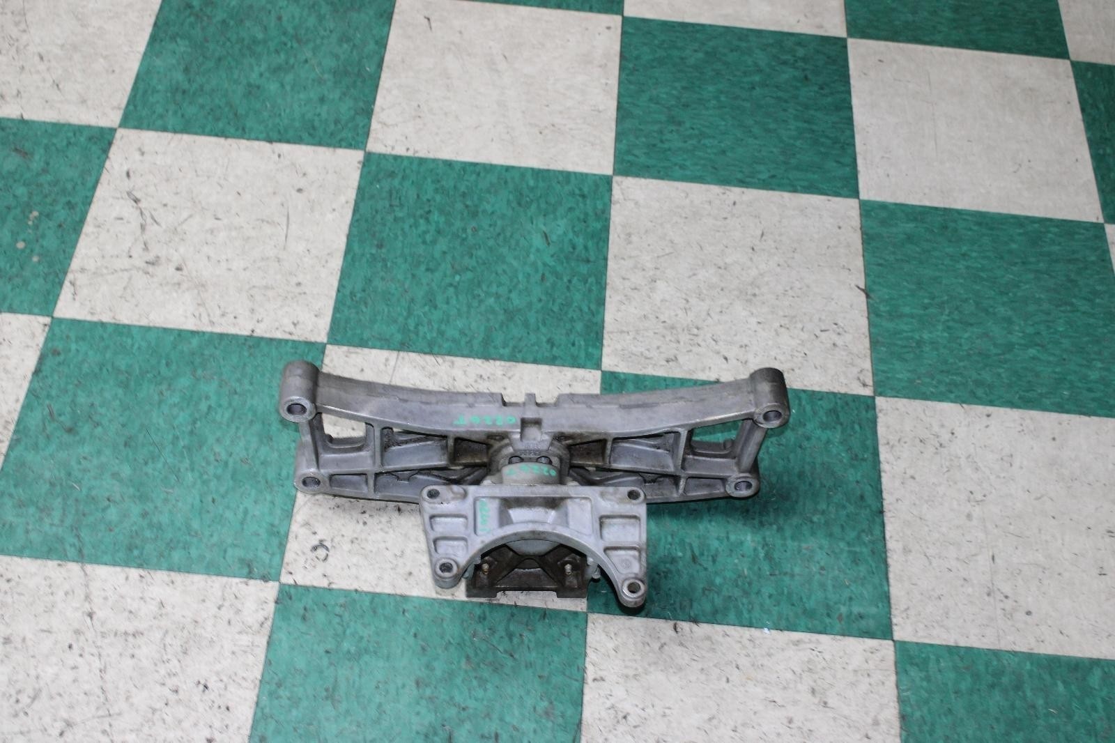 11-23 Chrysler 300 Automatic Auto Transmission Crossmember Mount Bracket OEM