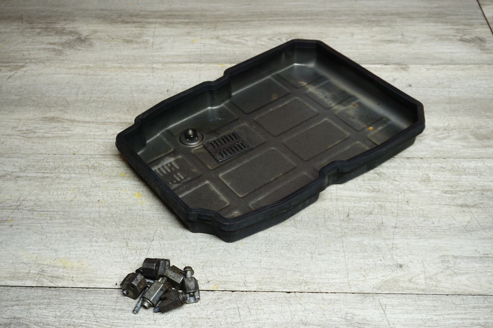 1996-1998 MERCEDES SL500 R129 5.0L V8 GAS AUTO TRANSMISSION GEARBOX OIL PAN OEM