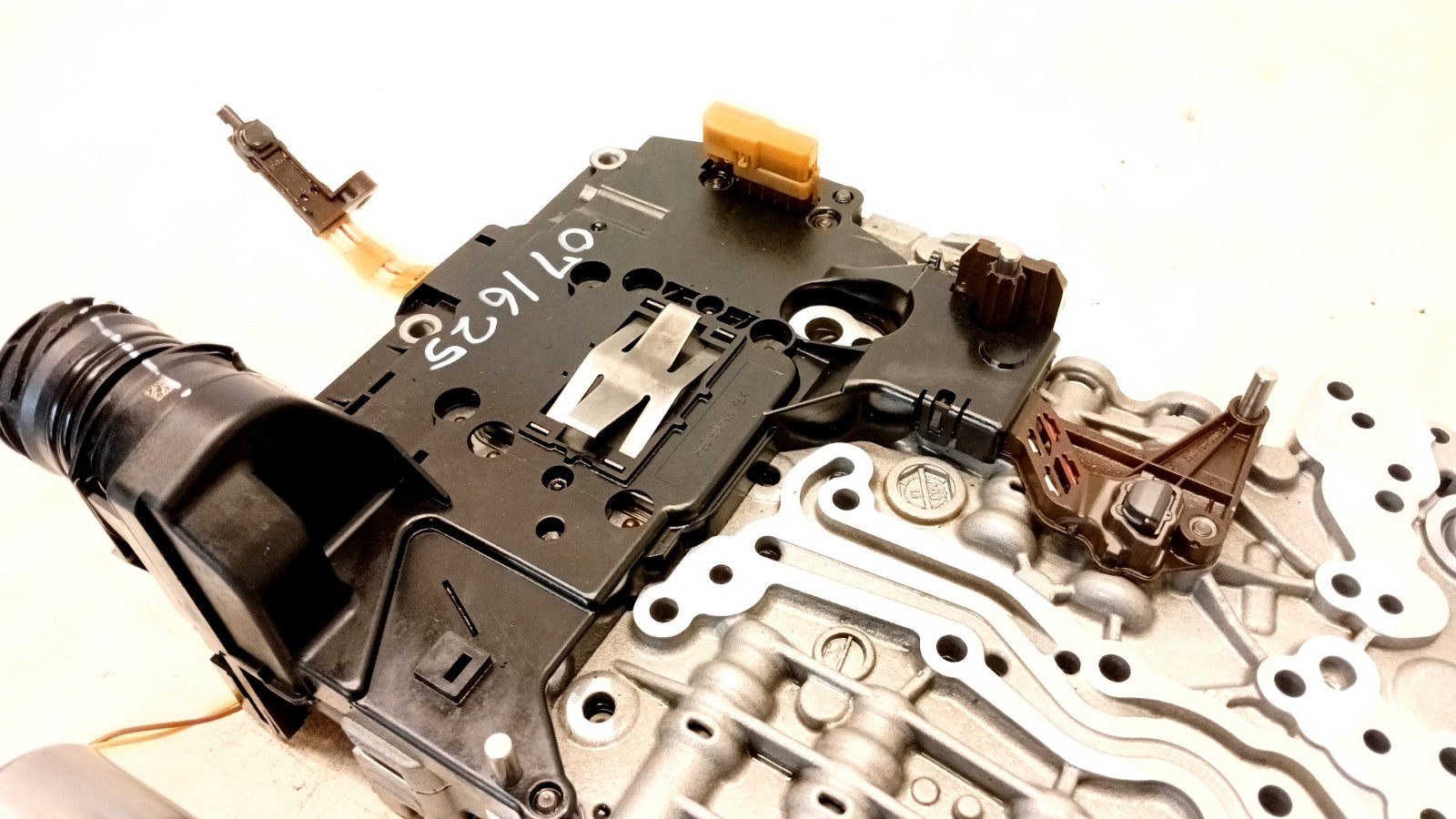 13-19 BMW F01 F02 750i 550i GT 650i A/T MECHATRONIC TRANSMISSION VALVE BODY 0716