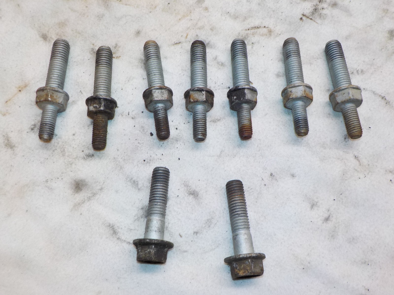 01-04 Chevy Silverado 2500HD 3500 6.6 LB7 Allison transmission mount bolts