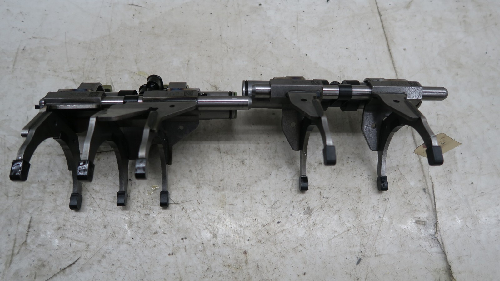 2014-2019 Mercedes CLA250 C117 OEM FWD 2.0 Transmission Gear Shift Fork Assembly