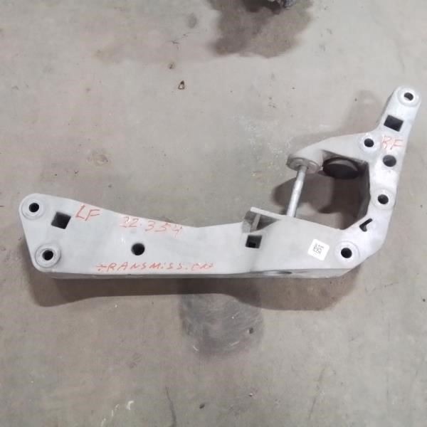 M440I 2022 Crossmember Transmission 953474