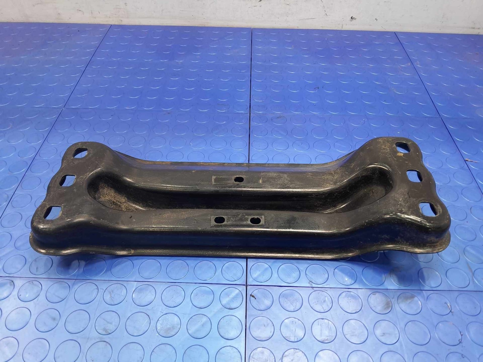 16-18 Mercedes-Benz C300 W205 RWD Automatic Transmission Crossmember OEM
