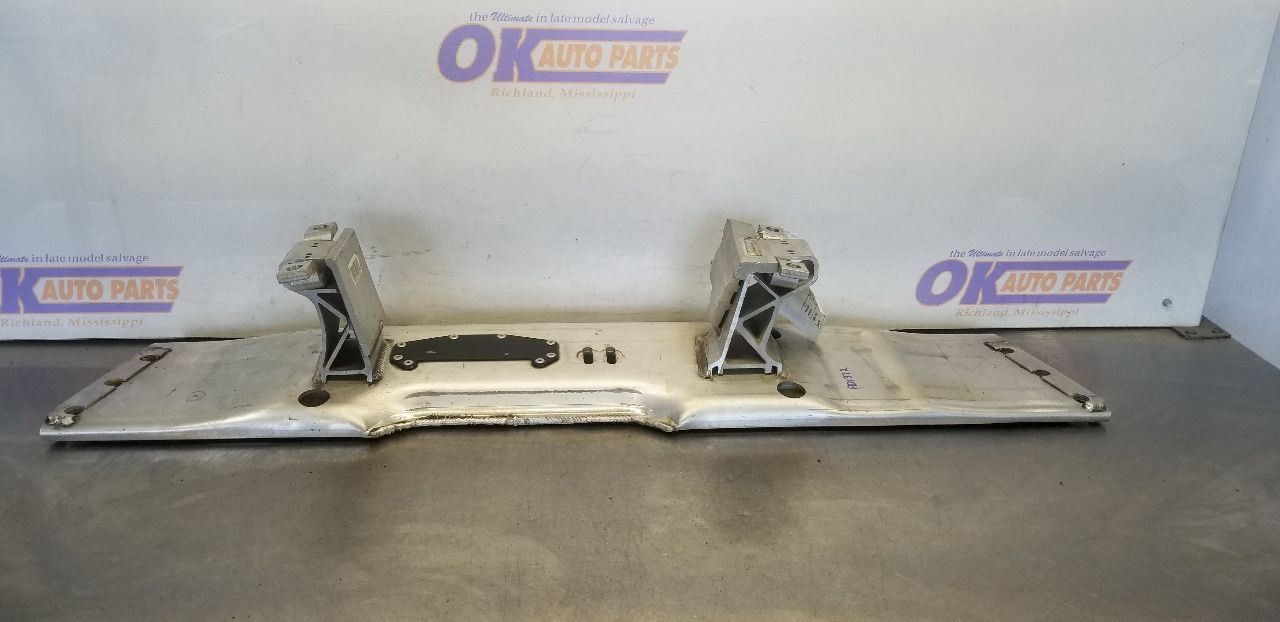 17 MERCEDES BENZ GLS63 AMG W166 TRANSMISSION CROSSMEMBER 1662410047