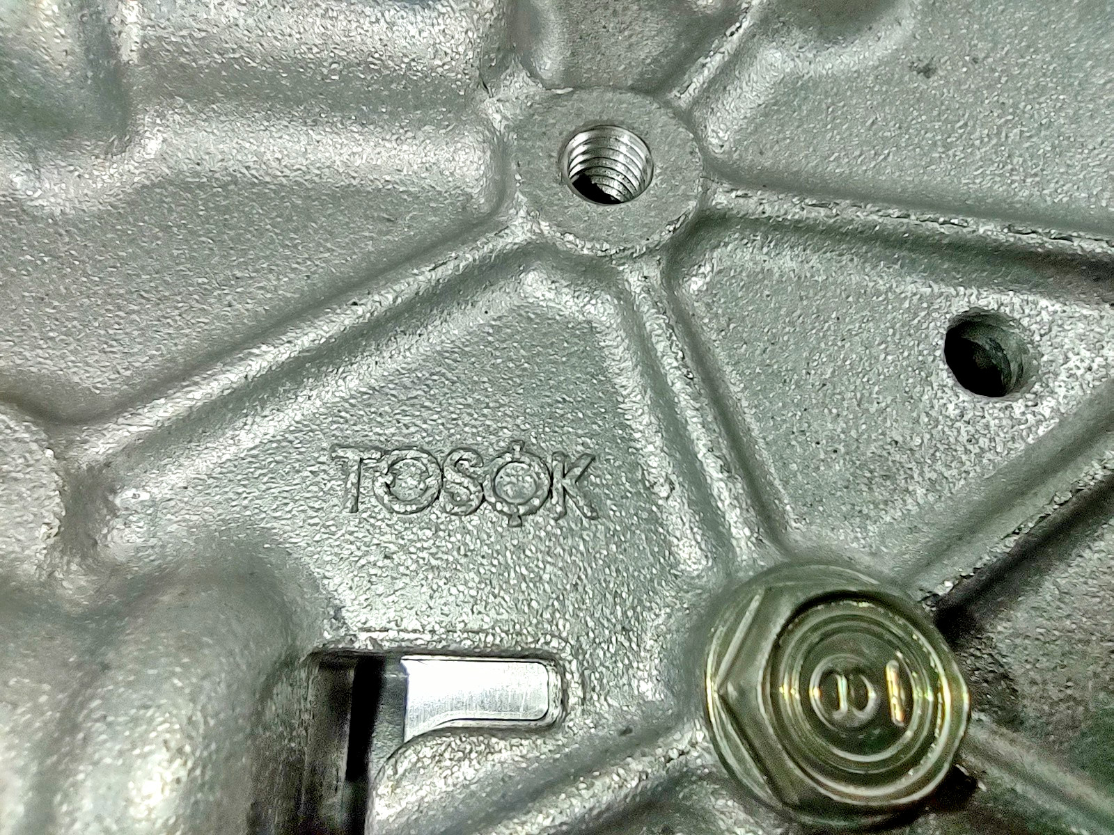 163740A TR690 CVT Transmission Valve Body Compatible With Subar-u Levorg Outbac-