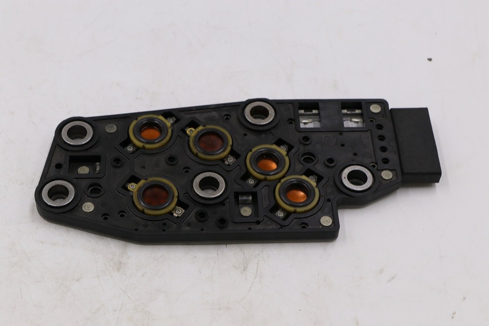 Manual Valve Position Pressure Switch 24215111 For GMC Savana 1500 2004-2008