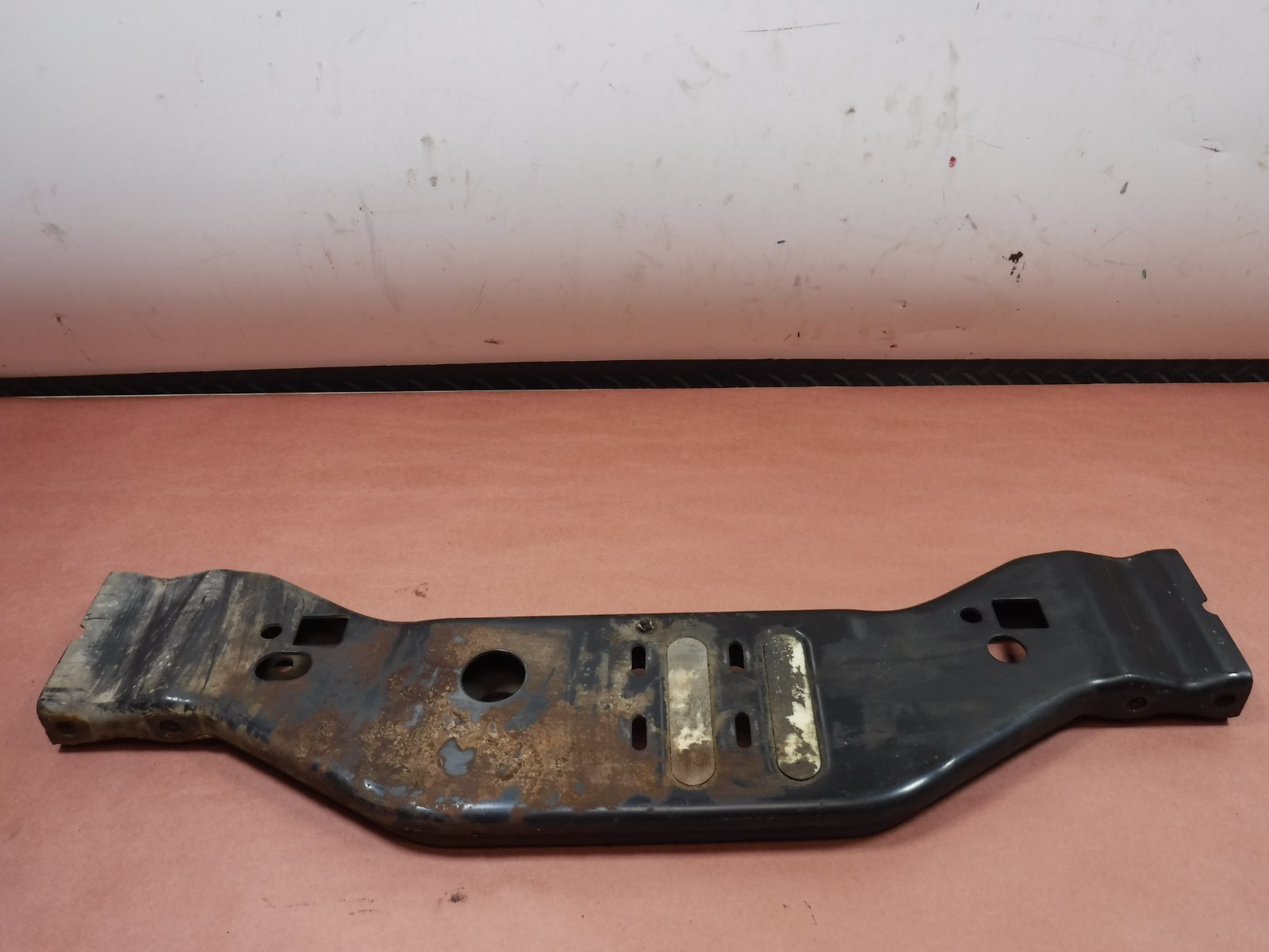 Dodge Durango 2000-2004 4.7 V8 4×4 Transmission Crossmember Factory OEM