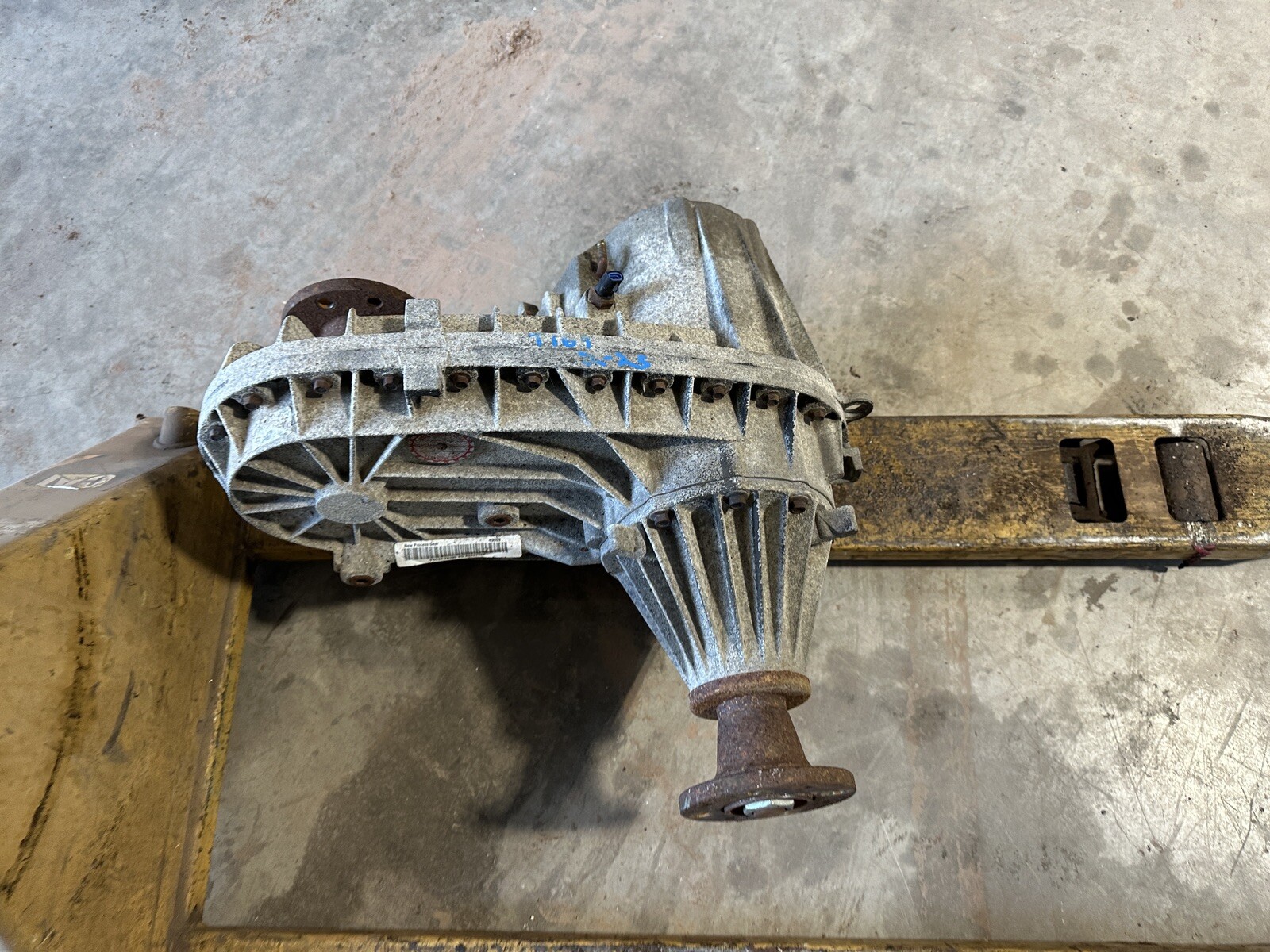 Transfer Case Manual Shift 4R100 Fits 99-04 FORD F250SD PICKUP 1288447