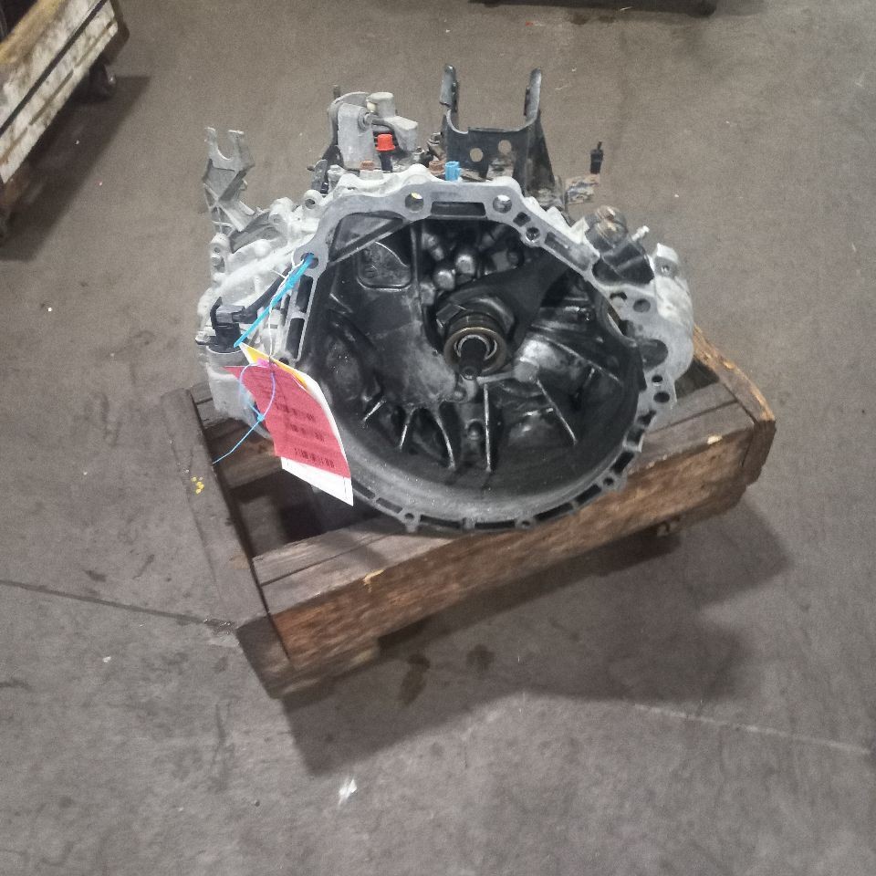 Altima Manual Transmission 3.5L 6 Cylinder SE Fits 05-06 4900537