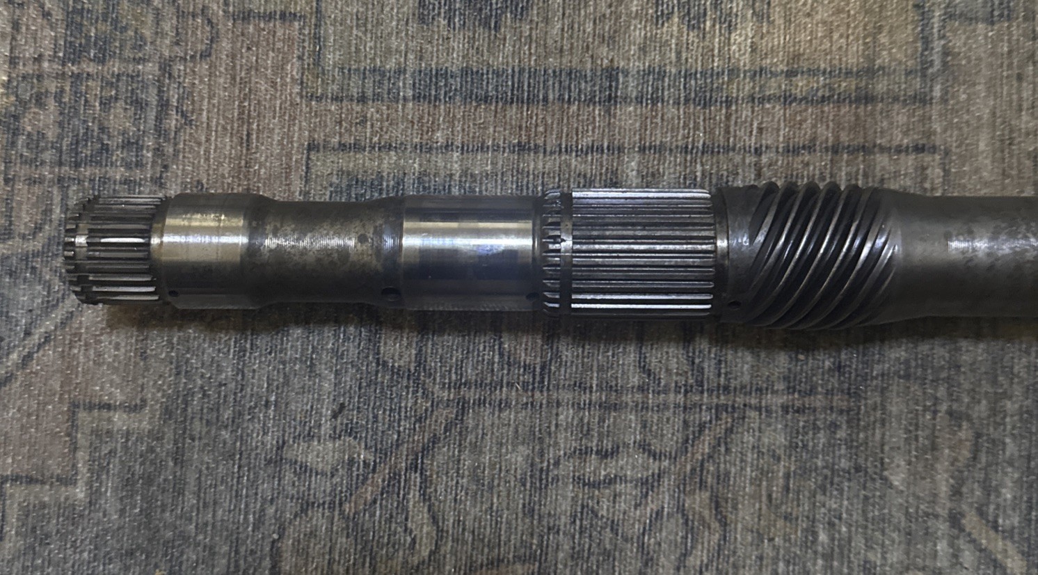 TH350 TURBO TRANSMISSION MAIN OUT PUT SHAFT 18 1/2 LONG FOR 9 IN TAILHOUSING