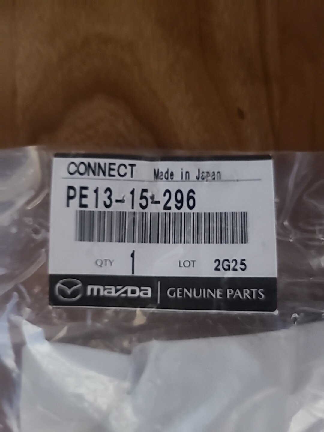 For Mazda 6 18-20 Mazda Automatic Transmission Oil Cooler Coolant Line Fitting