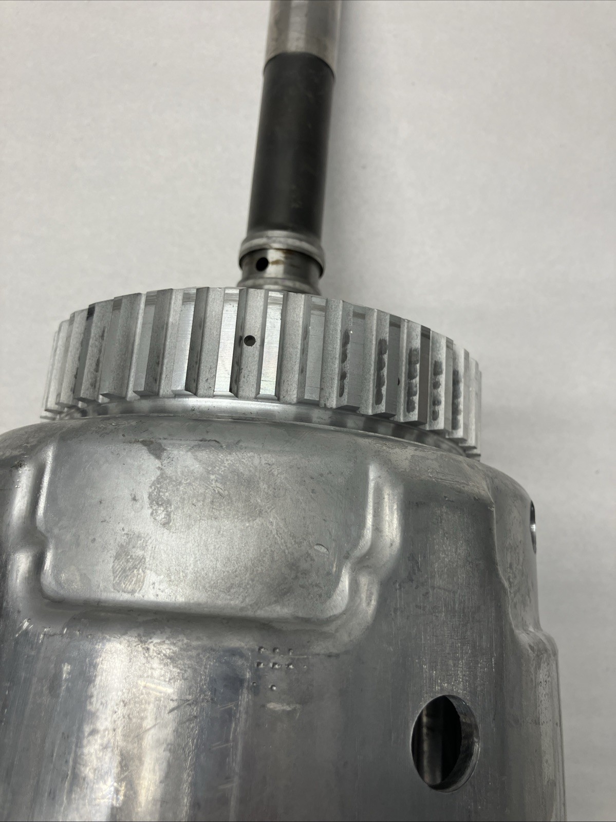 93-up 4L60E Forward Input Drum 298mm 30 Spline Pilot Housing 8678716 Bare