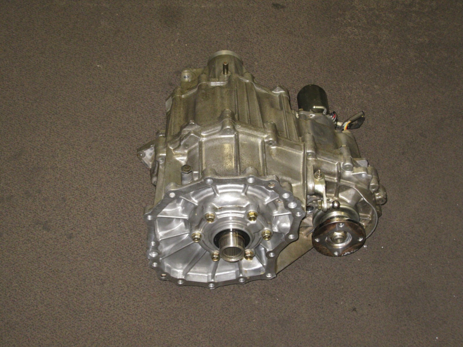 1997 1998 1999 Infiniti QX4 3.3L 4WD Automatic Transfer Case Assembly VG33 OEM
