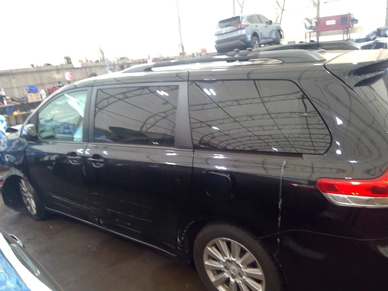 Automatic Transmission 6 Cylinder AWD Fits 11-16 SIENNA 6978794