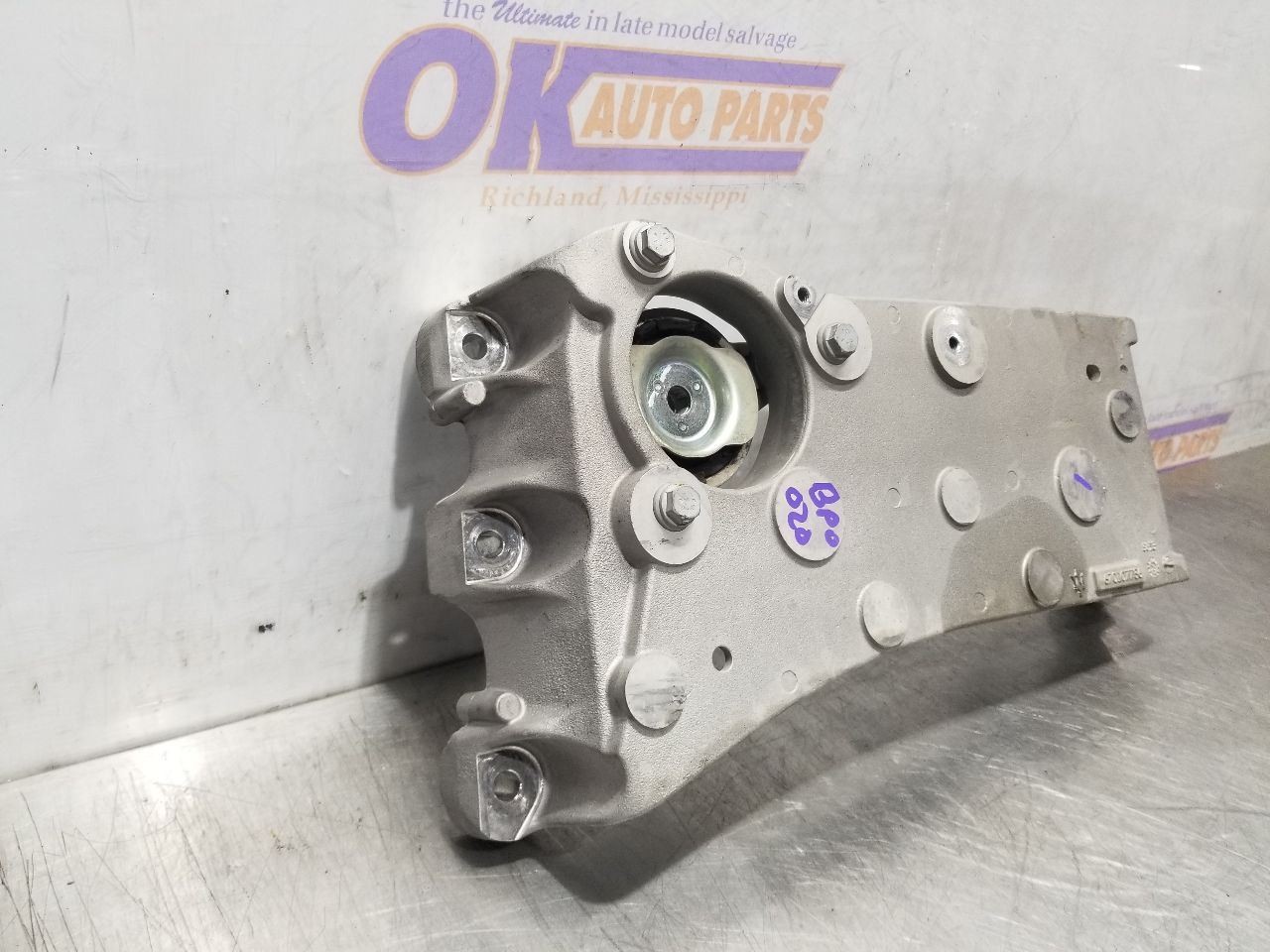 22 2022 MASERATI LEVANTE 3.8L TRANSMISSION CROSSMEMBER MOUNT