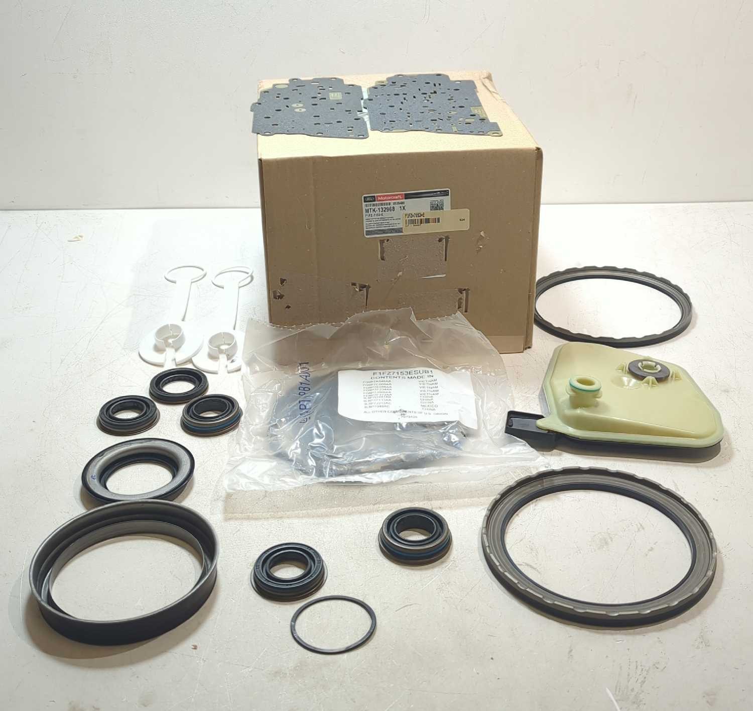 New OEM Genuine Ford A/T Gasket Set 2018-2021 EcoSport 1.0L F1FZ-7153-E