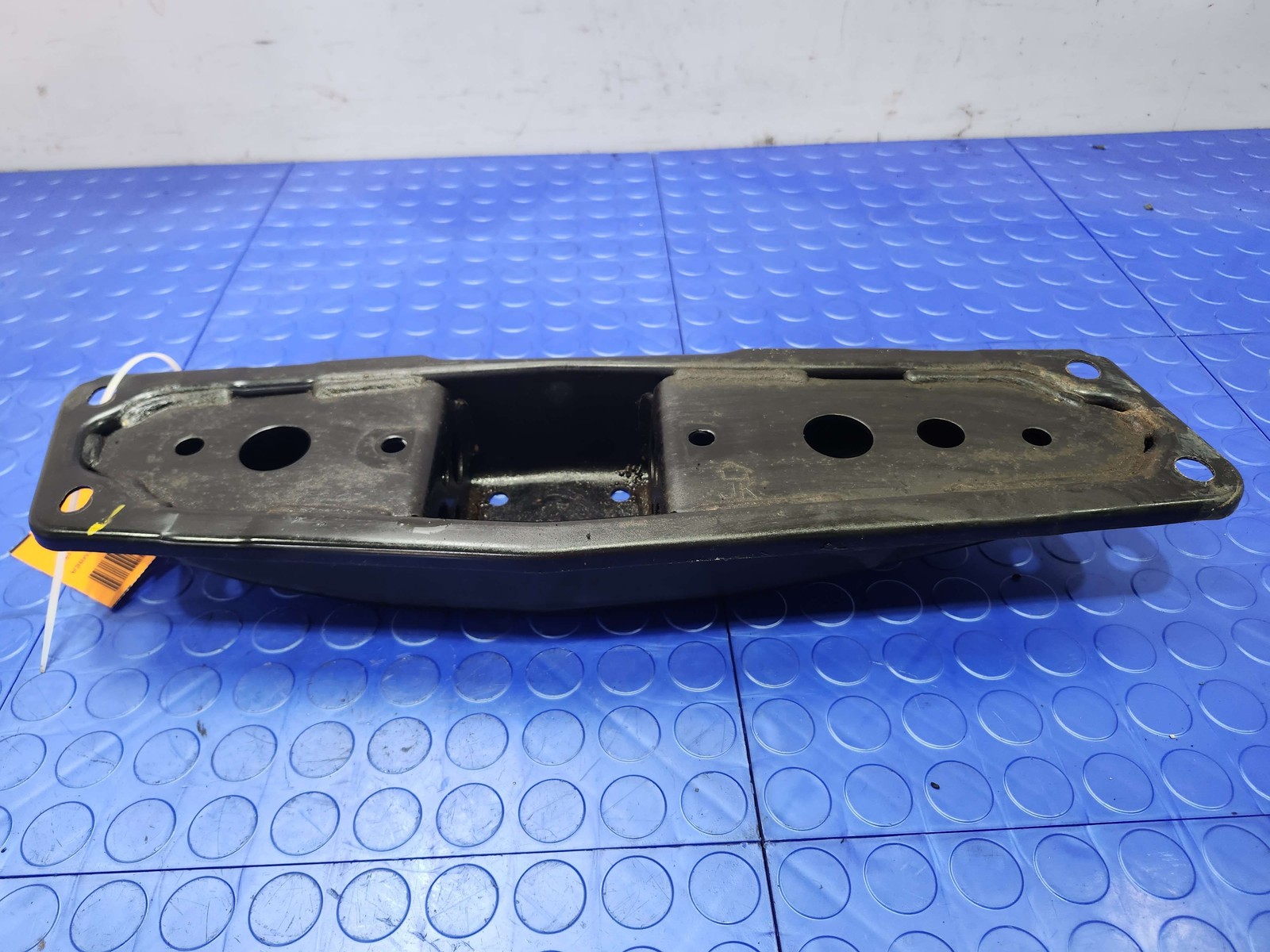 09-13 Infiniti FX35 FX37 FX50 RWD OEM Automatic Transmission Crossmember