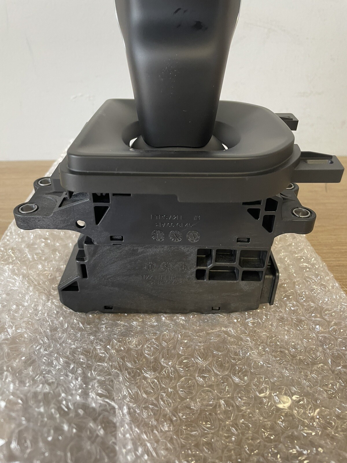 GM 85158681 Automatic Transmission Shift Control Assembly