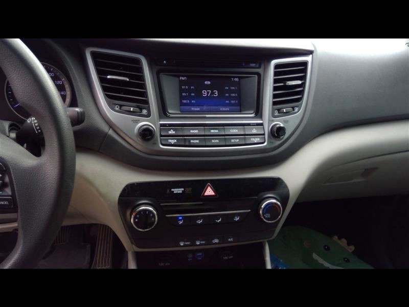 2016 2017 HYUNDAI TUCSON 6 Spd Automatic Transmission 2.0L FWD 4500026572