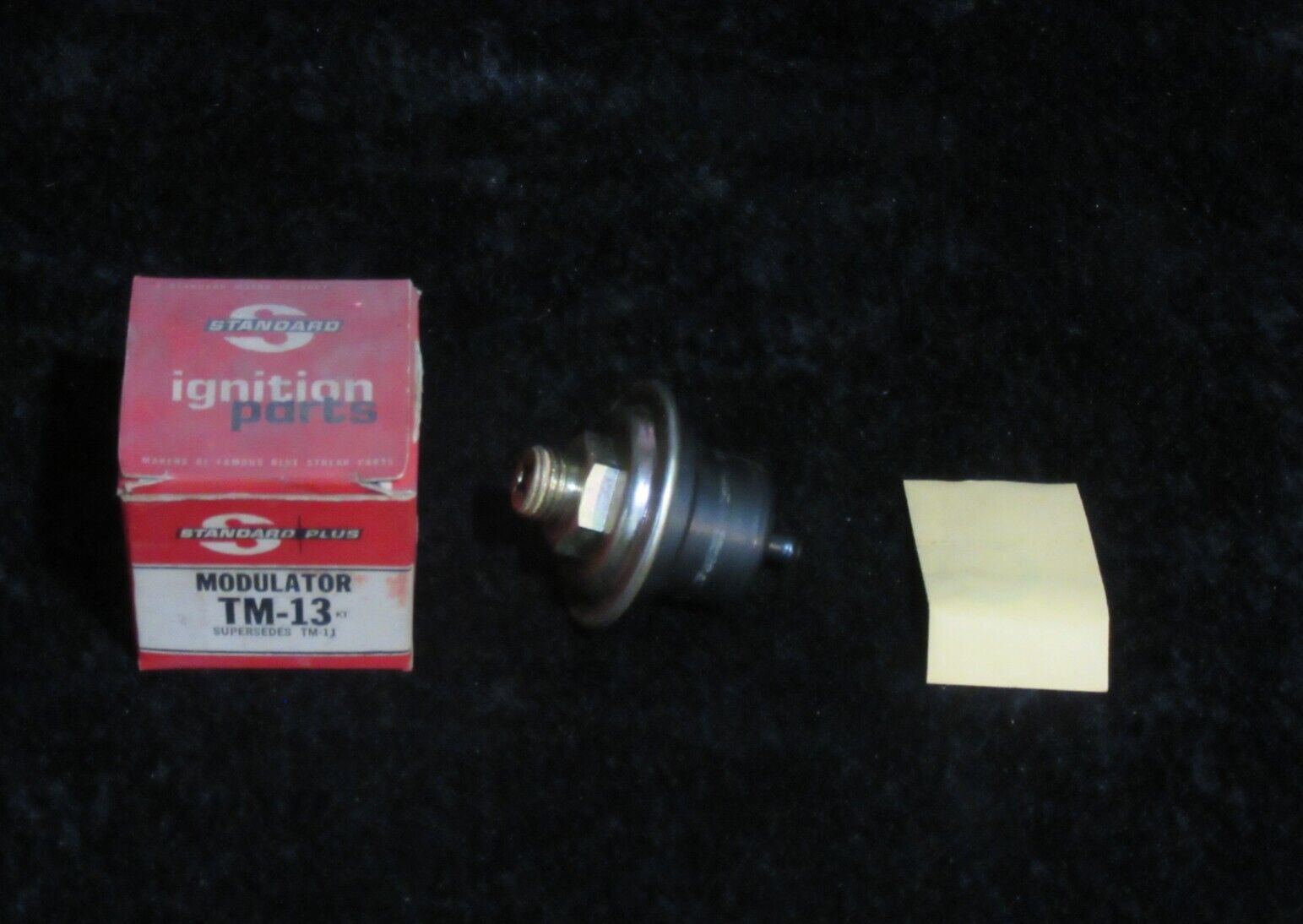 1964-1967 Chevrolet 6 & 4 Cylinder NOS Transmission Vacuum Modulator Valve