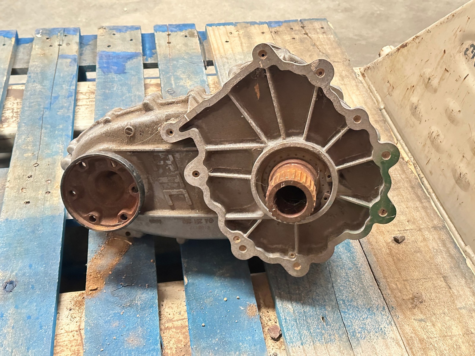 Mercedes Benz Transfer Case Gear Box W164 W251 R350 GL550 ML320 350 550 2005-19