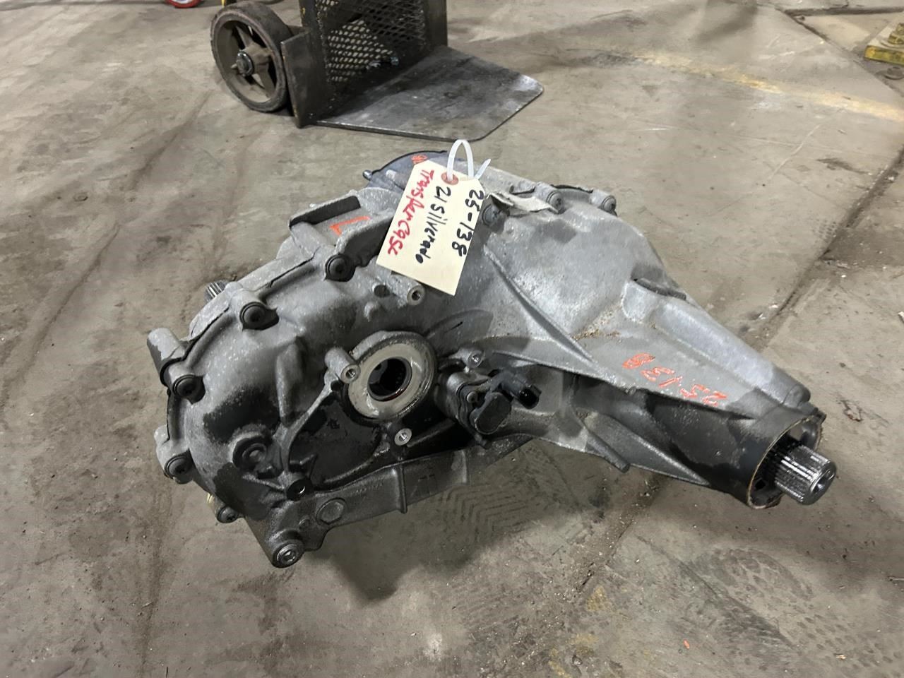 2021 CHEVROLET SILVRDO15 OEM Transfer Case Part Number 84978150