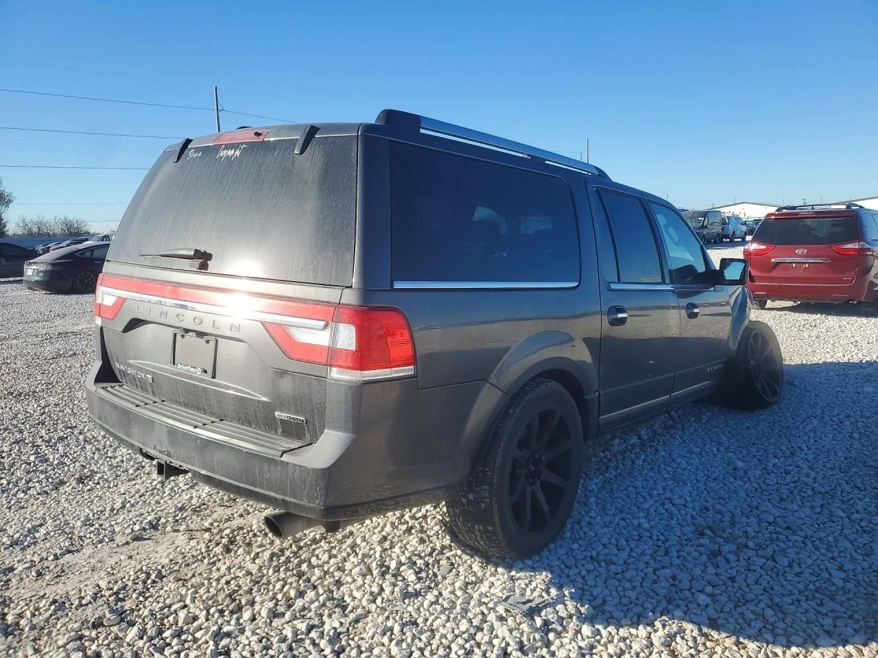 Transfer Case Fits 15-17 NAVIGATOR 3888555
