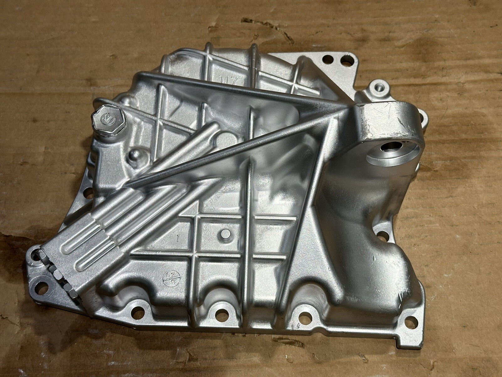 TOYOTA TRANS U660E/U760E REAR COVER 2008-UP 1 BOLT MOUNT CAST U7 14 BOLTS V6 3.5