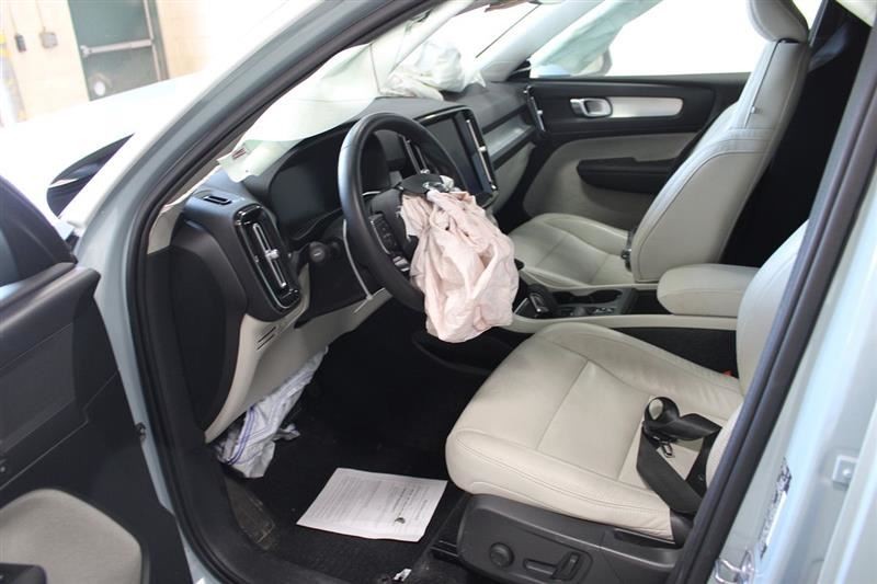 8 Speed Automatic Transmission 360031165 For 19-20 Volvo XC40 AWD 2877609