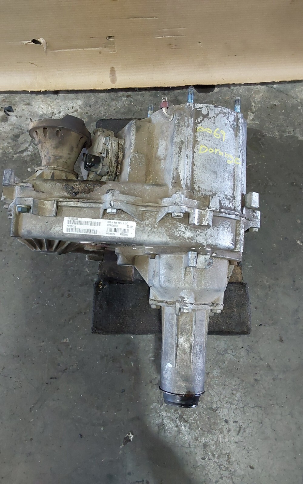 2001 Dodge Durango Transfer Case OEM 52105472AB