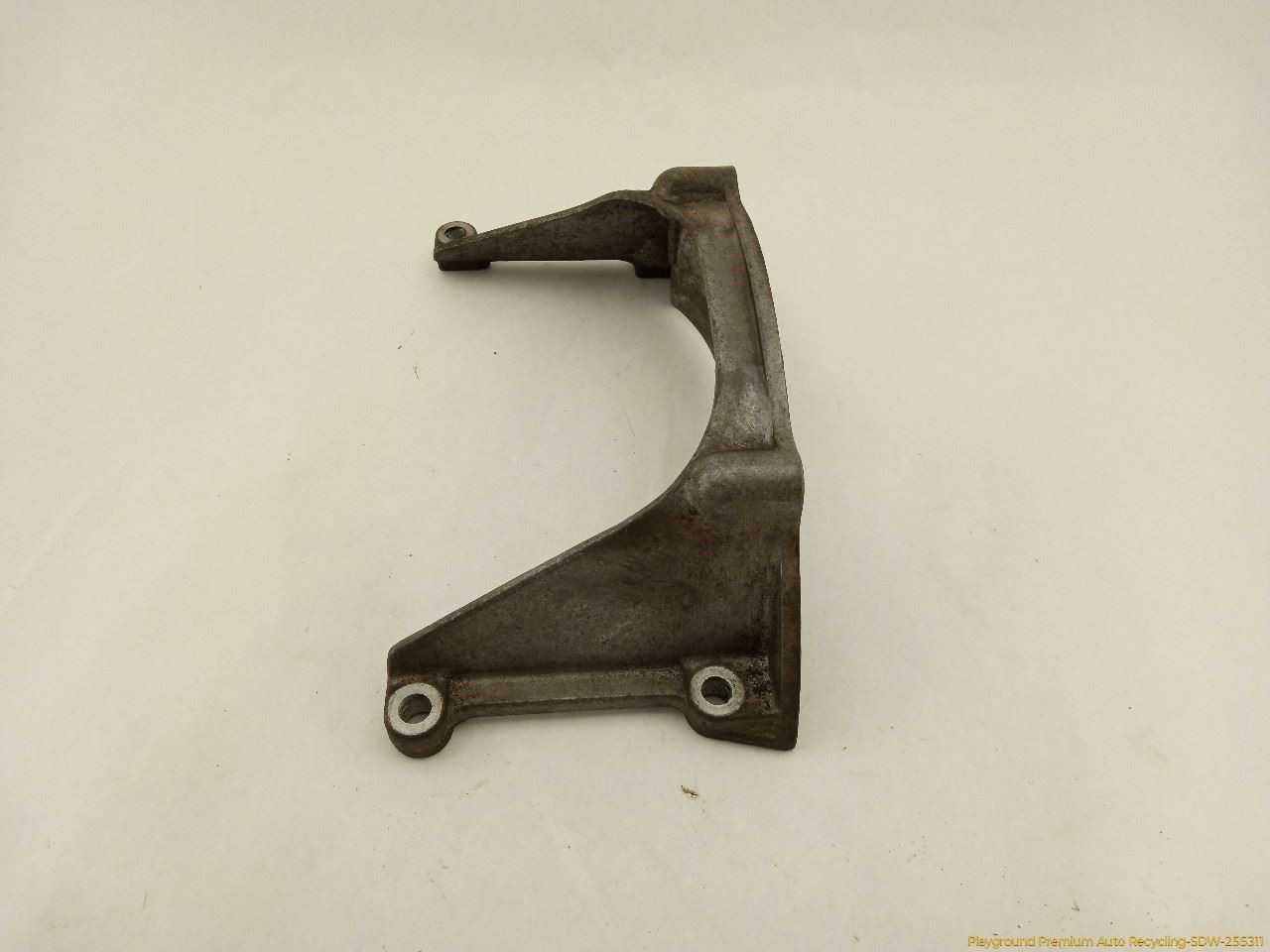 Volvo 240 WAGON Automatic Transmission Bell Housing Bracket Support Fits 75-93