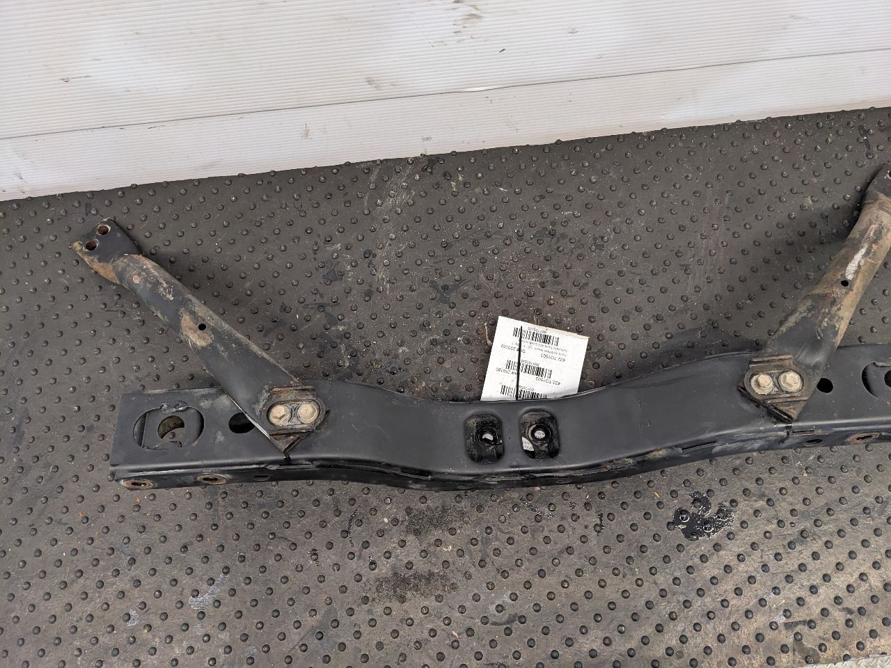 03-09 4 RUNNER Automatic Transmission AT 4×2 Crossmember Support Unit Fa 1185538