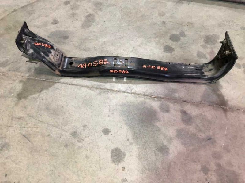 05 Ford F550 Super Duty USED 6.0L 4×2 Transmission Crossmember Mount