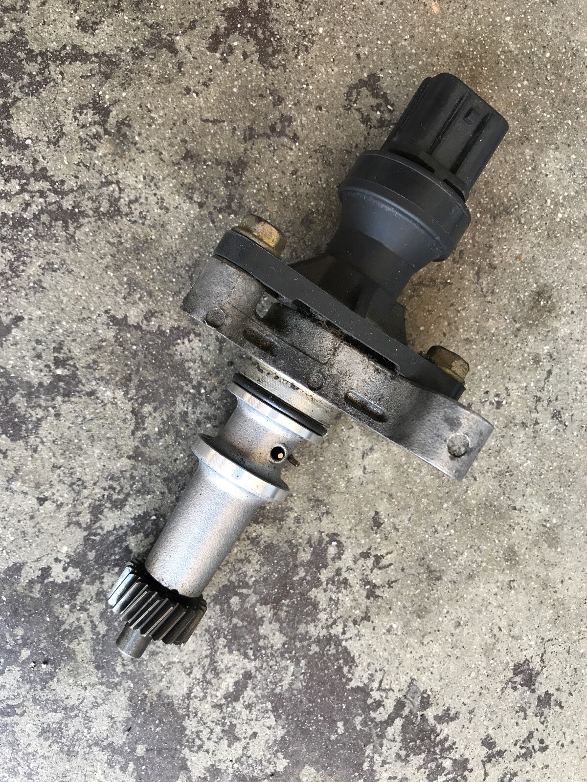 Used 94-01 Acura Integra automatic VSS vehicle speed sensor.