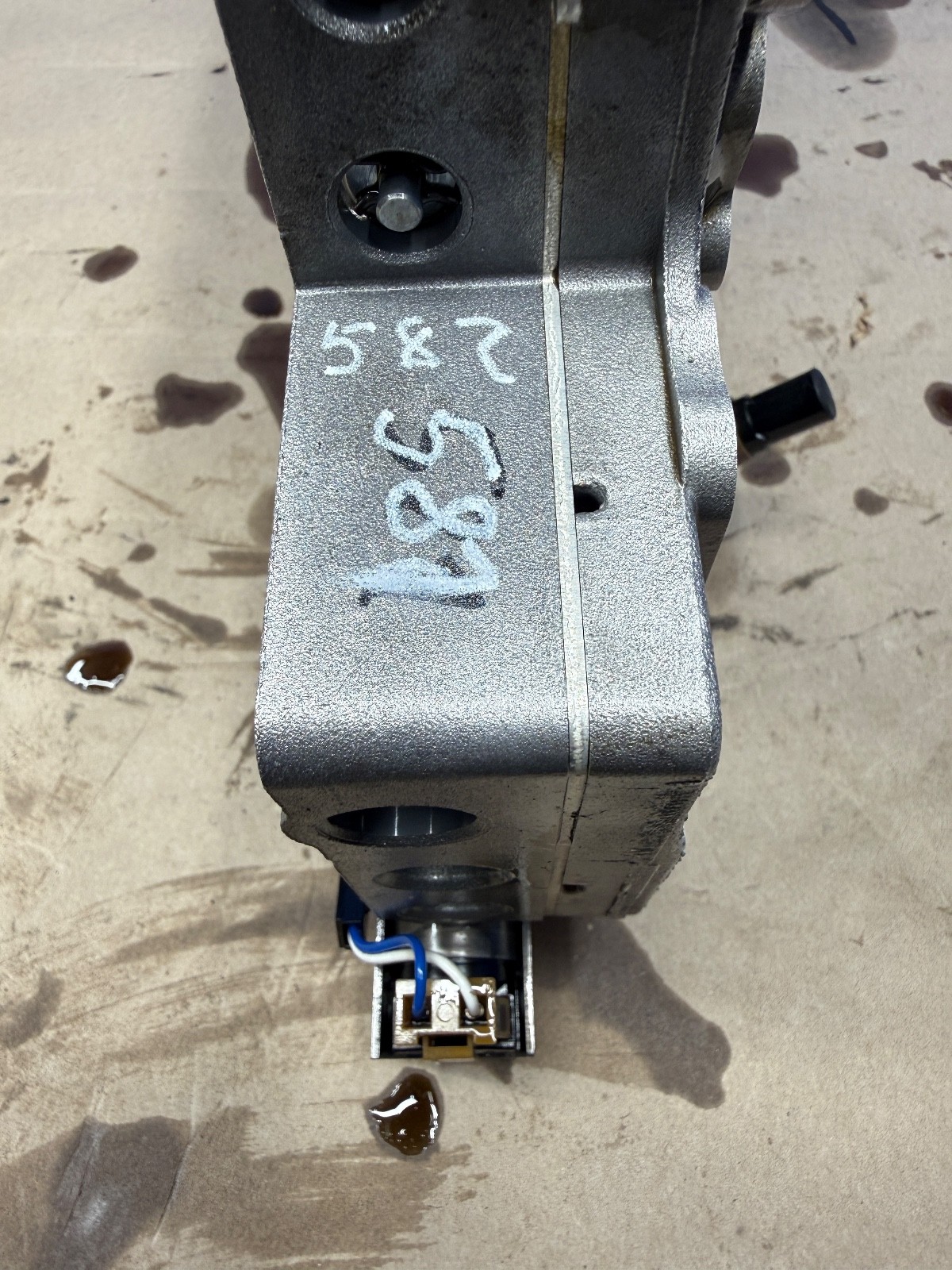 11-12 BMW 740i 740Li F01 F02 Automatic Transmission Valve Body Mechatronic OEM