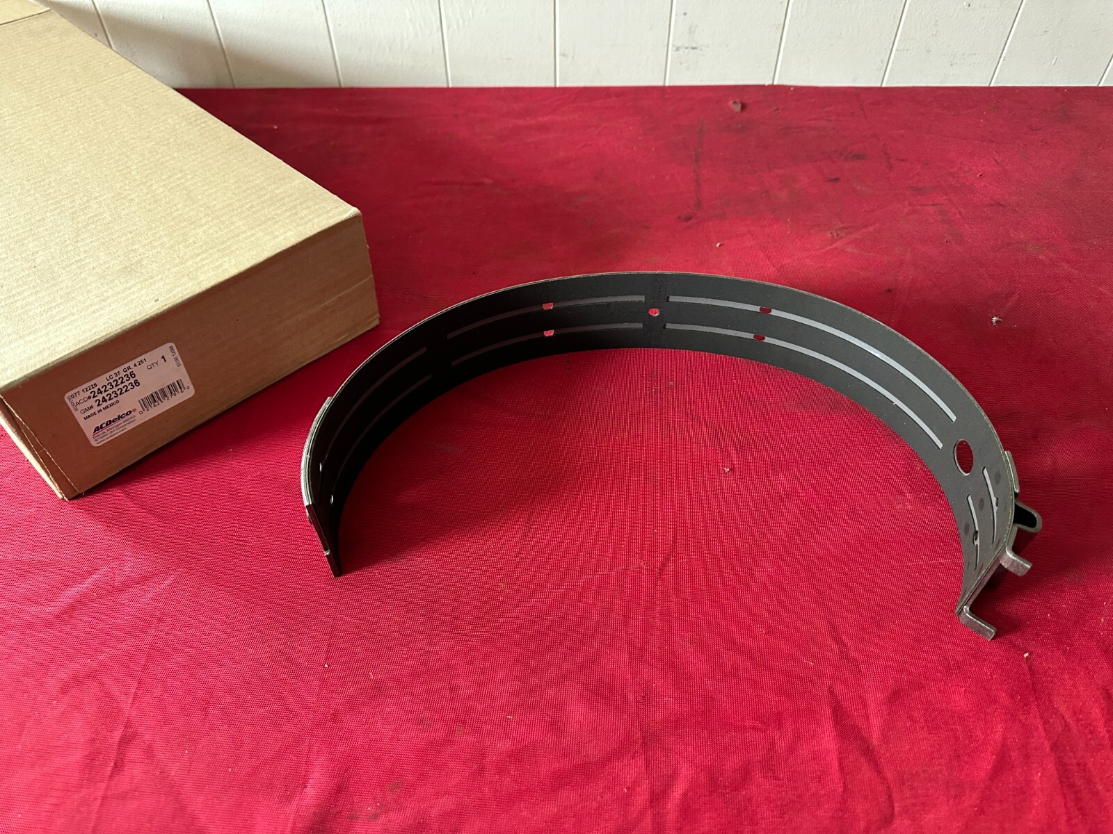 NEW NOS 95-12 CHEVROLET BUICK GMC AUTO TRANSMISSION BAND 24232236