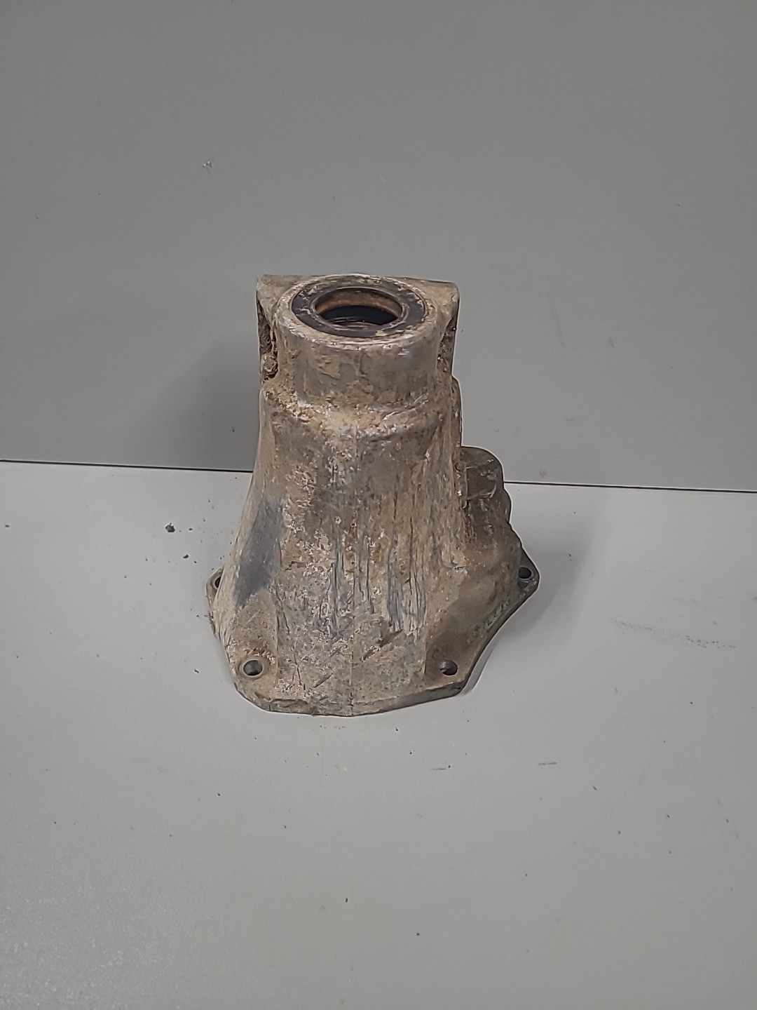 1972-90 MOPAR 727 TORQUEFLITE AUTO TRANS SHORT TAILHOUSING 3515246-1 DODGE 2WD