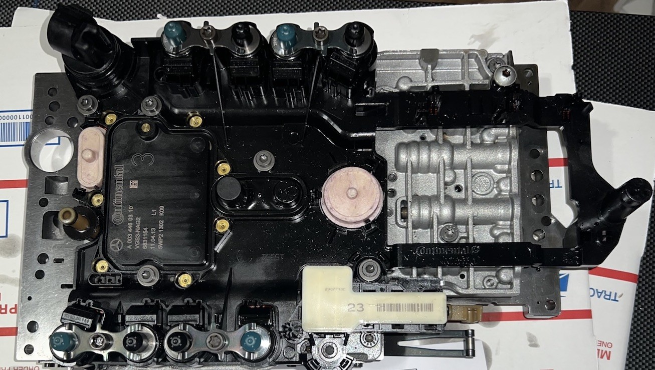 12-16 Mercedes C300 CL500 7G Tronic Transmission Valve Body Conductor Plate