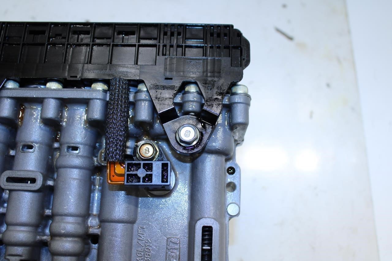 2013-2014 Hyundai Sonata 2.4L FWD Automatic Transmission Valve Body 46210-3B611