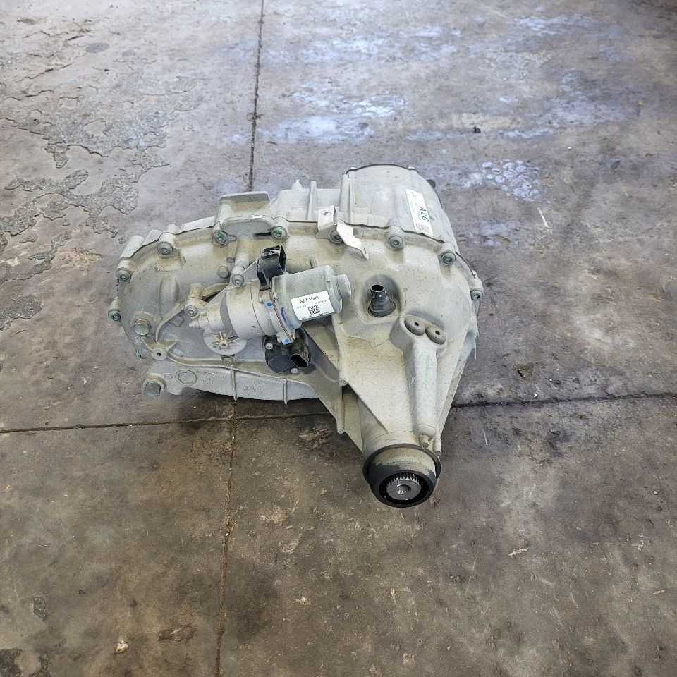 2018-2020 ESCALADE 2 SPEED TRANSFER CASE AZL 96K MILES 18-20