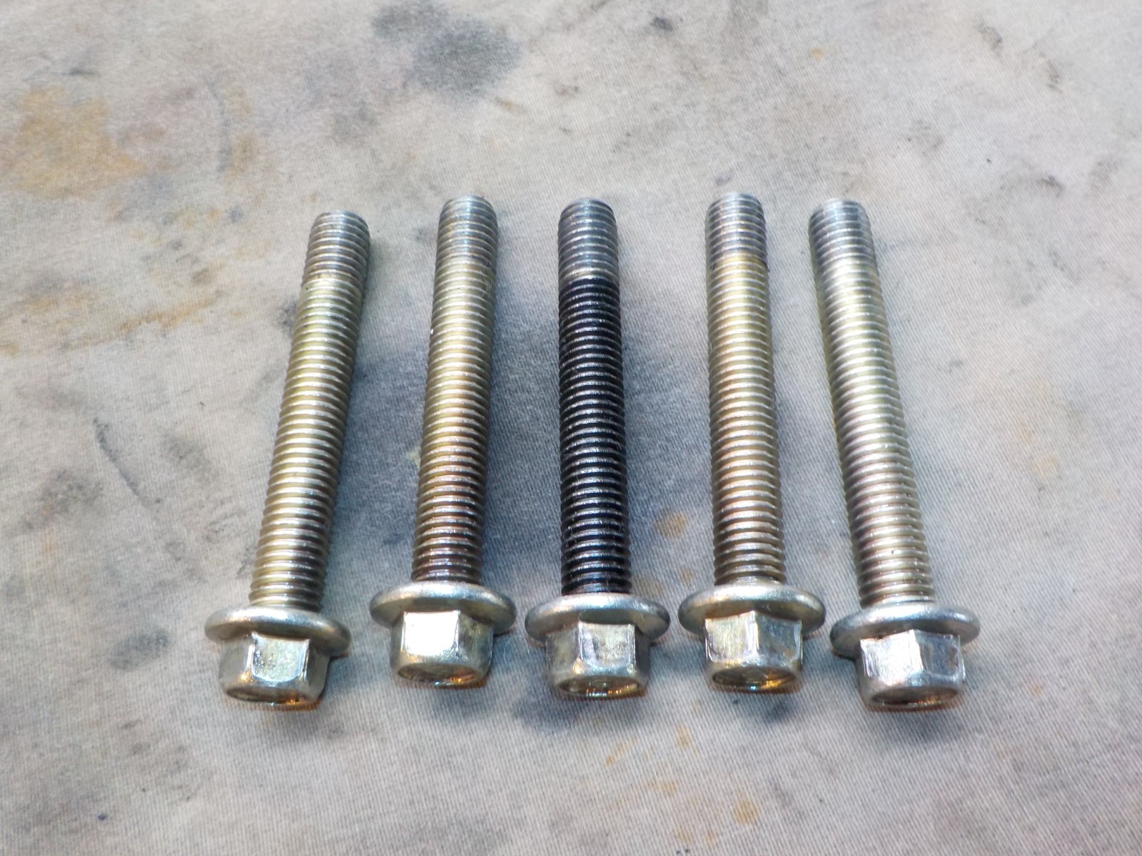 01-04 GMC Sierra 2500HD 3500 6.6 LB7 Allison 1000 trans fluid pump mount bolts