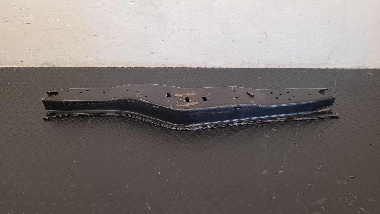 96-02 Chevrolet Express 3500 Transmission Crossmember Support OEM 15065721