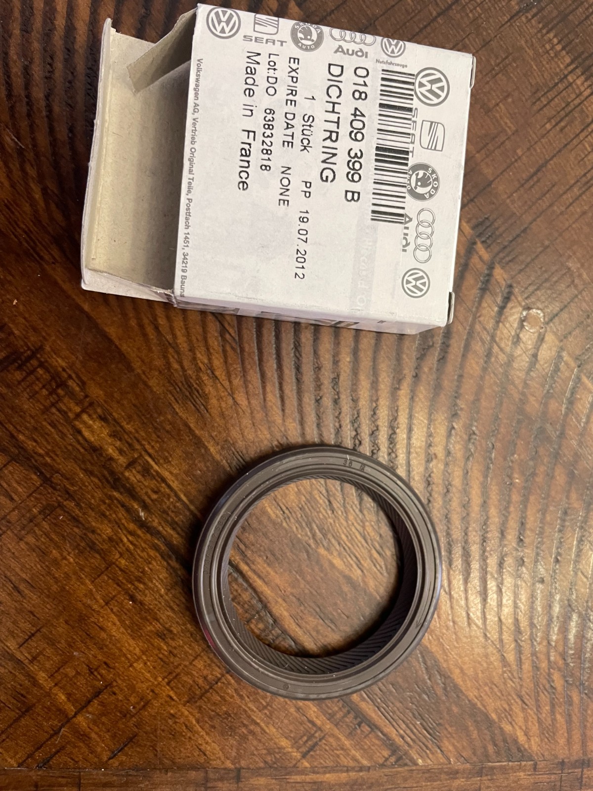 GENUINE ORIGINAL OEM 018409399B Seal Audi A4 Quattro A6 Quattro A4 Volkswagen